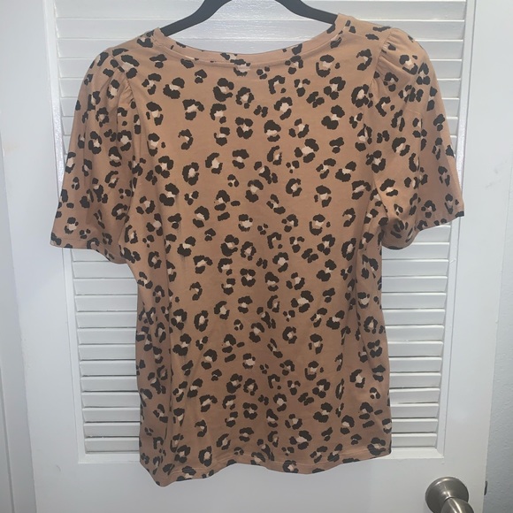 a new day Tops - 🌸3/$25🌸 A New Day Leopard Print Top